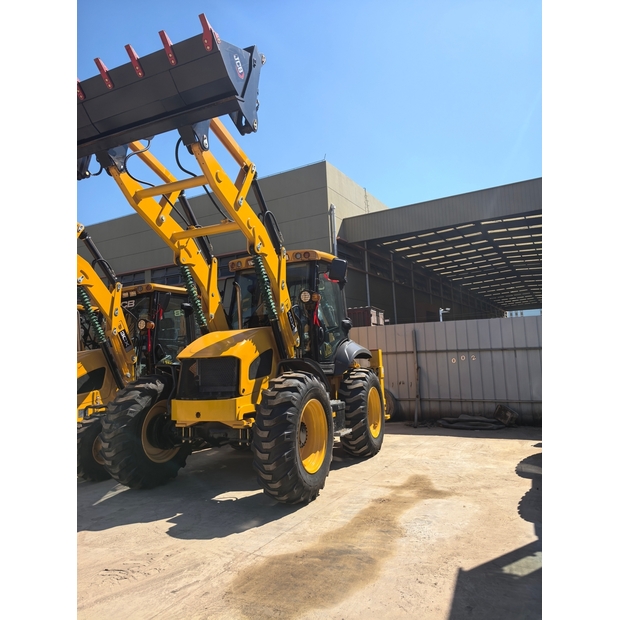 2024 JCB 4CX-49092385