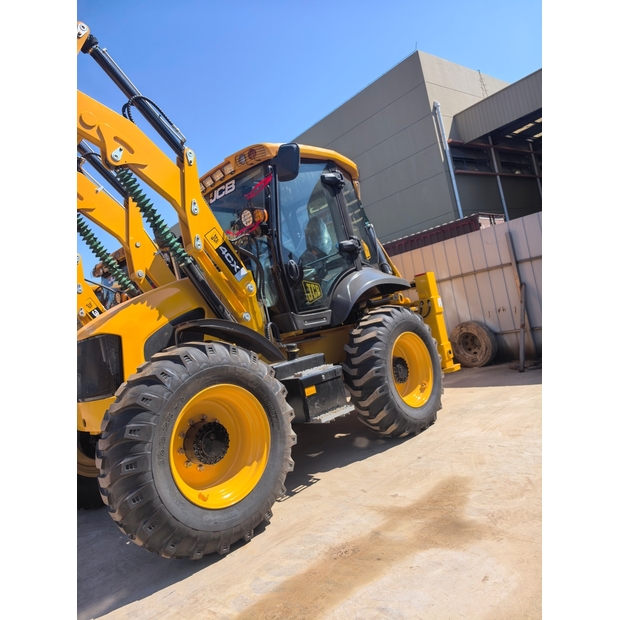 2024 JCB 4CX-49092388