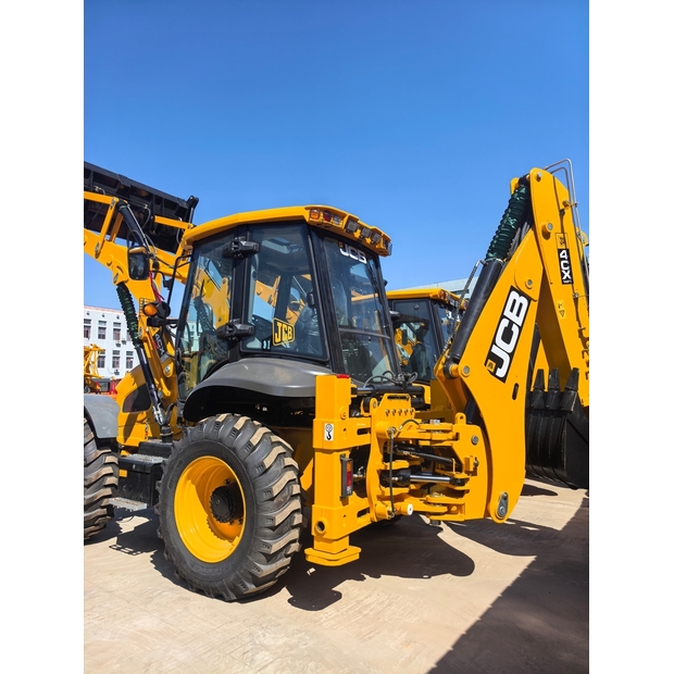 2024 JCB 4CX-49092390