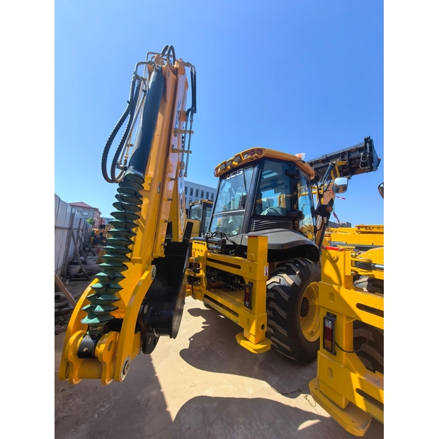 2024 JCB 4CX-49092392
