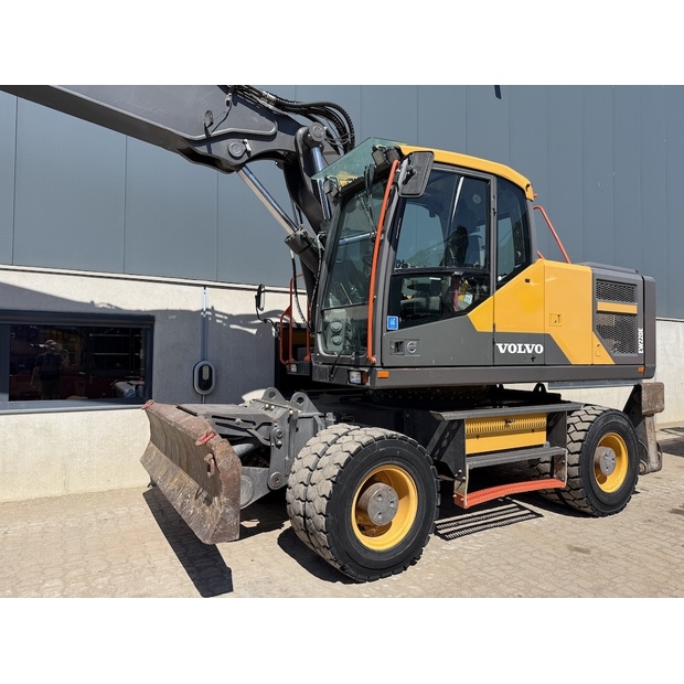 2018 Volvo EW220E-49093050