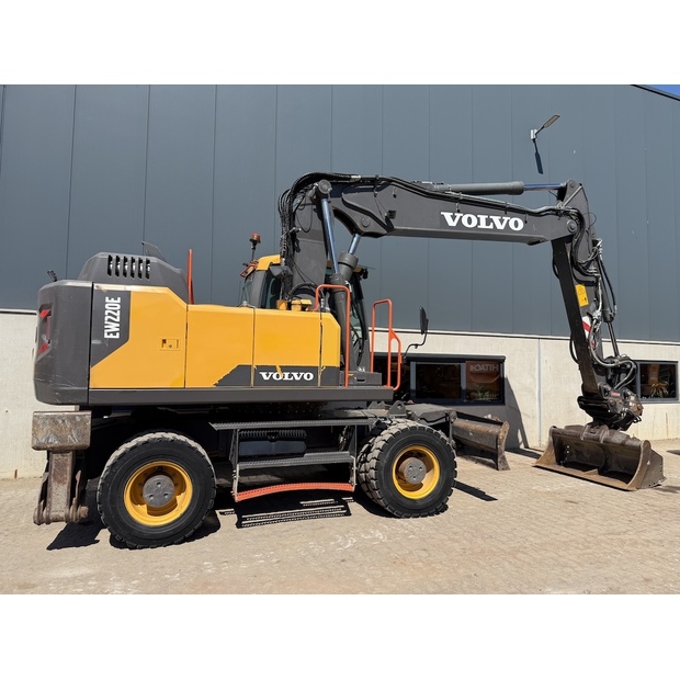 2018 Volvo EW220E-49093052
