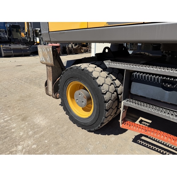 2018 Volvo EW220E-49093080