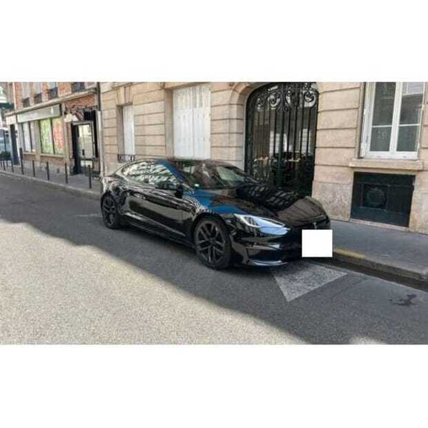 TESLA MODEL S-49094931