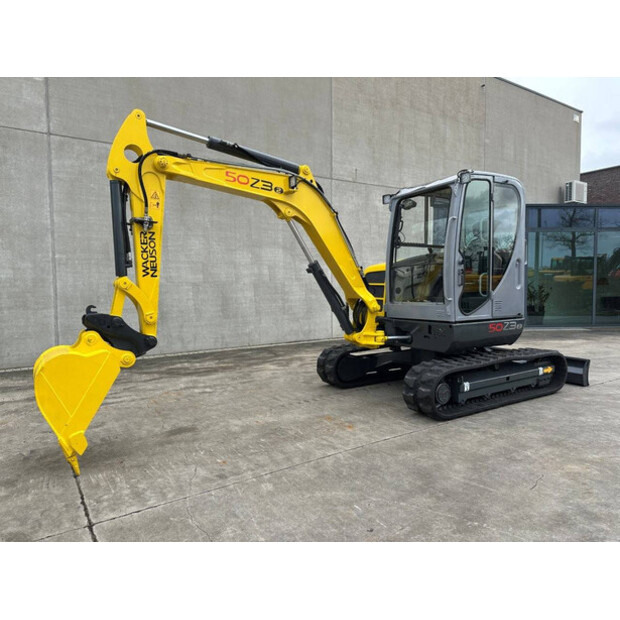 2016 نيوسون 50Z3-49098648