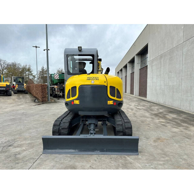 2016 نيوسون 50Z3-49098652
