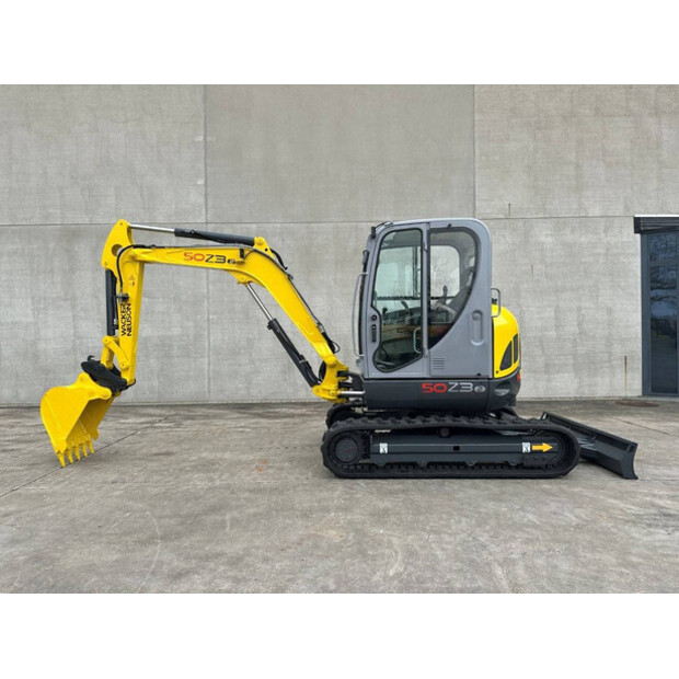 2016 نيوسون 50Z3-49098654