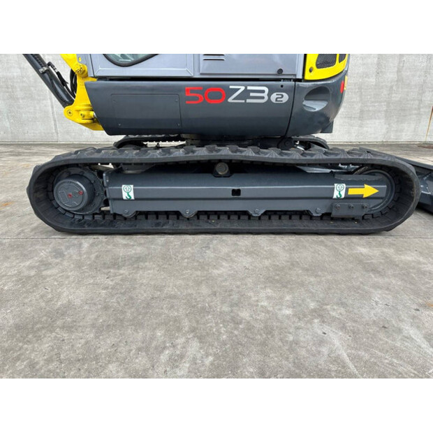 2016 نيوسون 50Z3-49098665