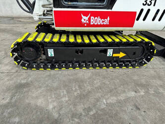 2010-bobcat-331-1487950-49099210