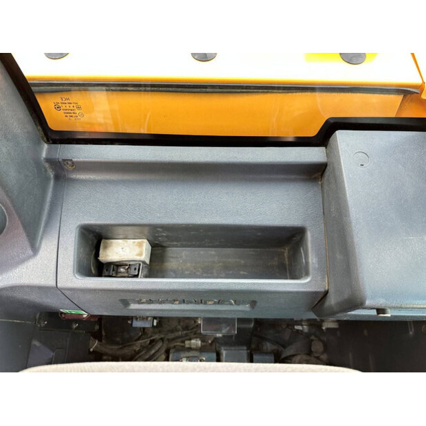 2018 Hyundai HX130LCR-49099439