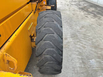 1996-jcb-411-1487962-49099699