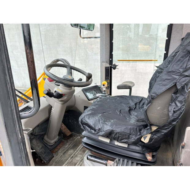 1996 JCB 411-49099731