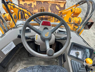 1996-jcb-411-1487962-49099734