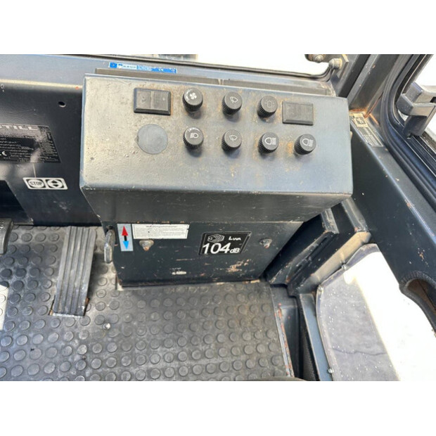 0200 Still R70-45-49100089