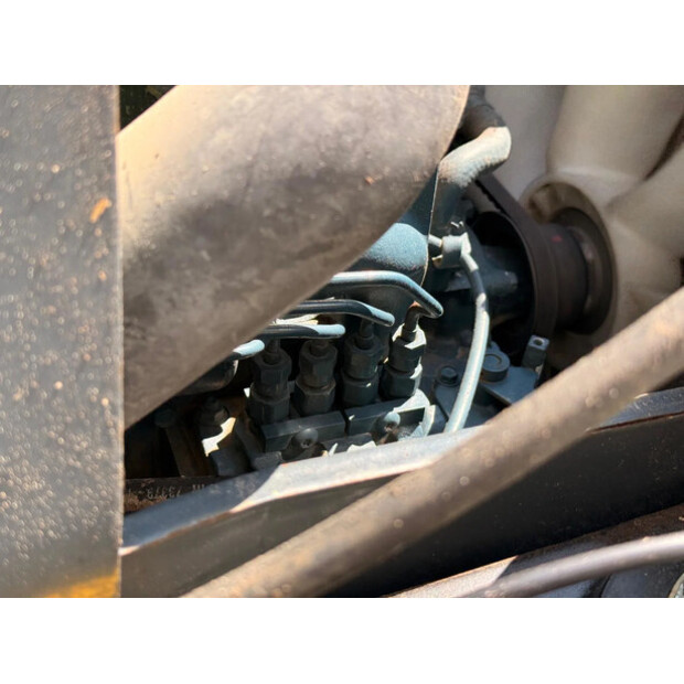 2010 Avant M745-49101631