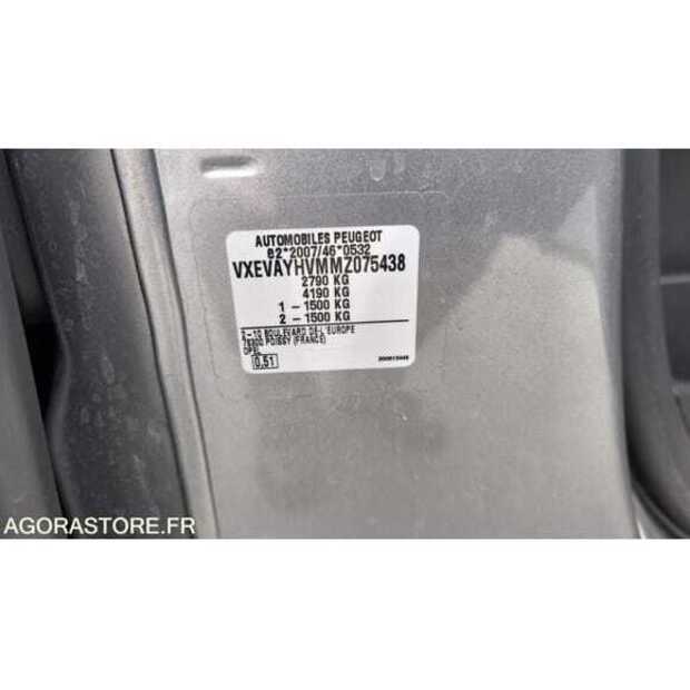 2021 Opel ZAFIRA-49107583