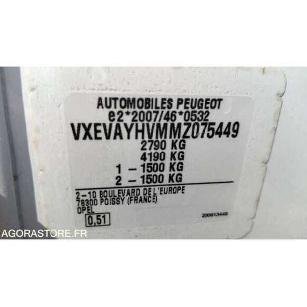 2021 Opel ZAFIRA-49107615