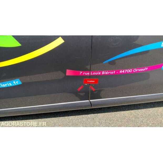 2020 Peugeot Expert-49107839