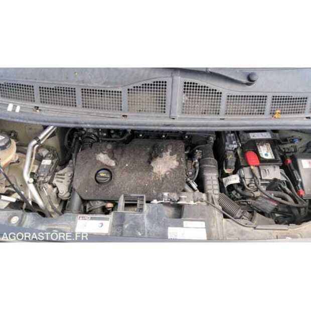 2020 Peugeot Expert-49107849