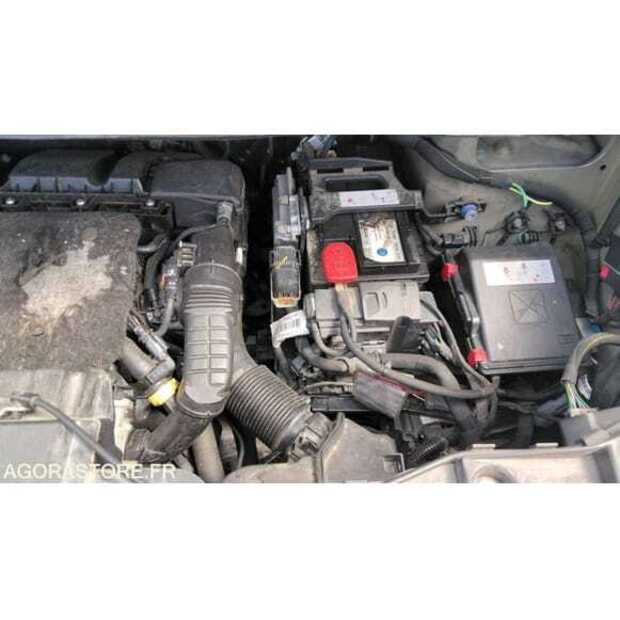 2020 Peugeot Expert-49107850