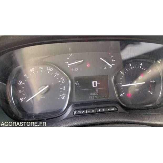 2020 Peugeot Expert-49107860