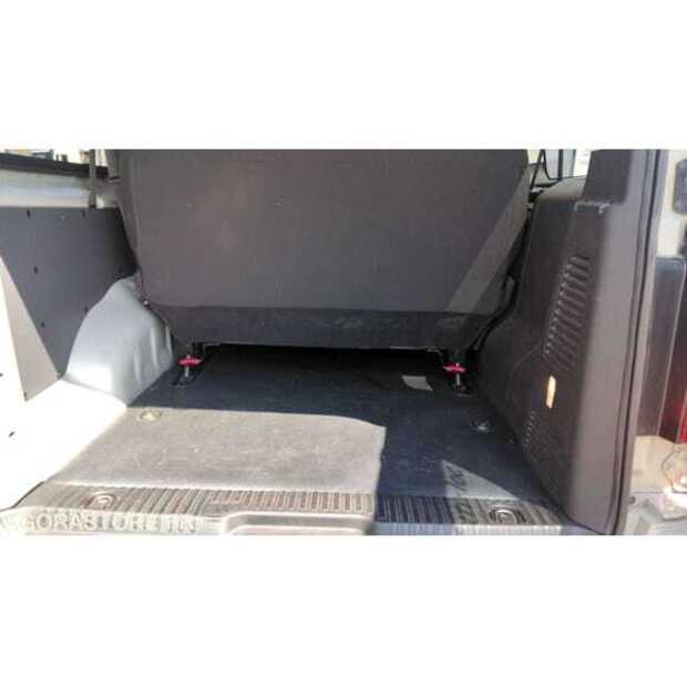2019 Peugeot Expert-49108053