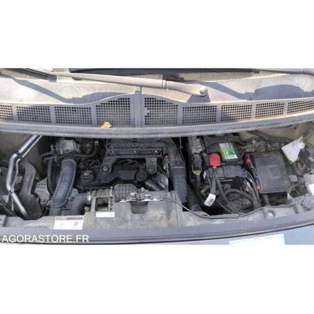 2018 Peugeot Expert-49108128