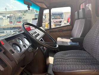 1991-mercedes-benz-609-49108910