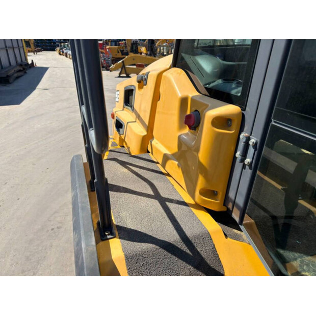 2014 بيل B25E-49109169