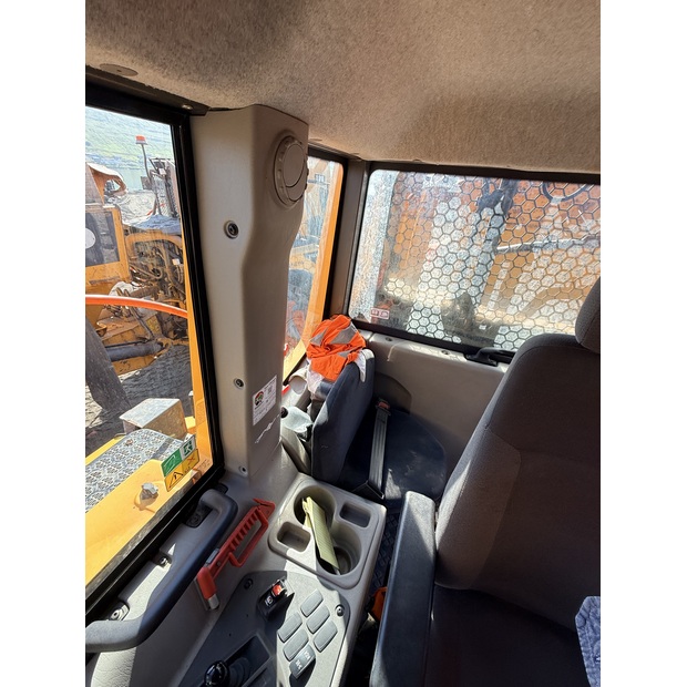 2019 فولفو A35G-49112826