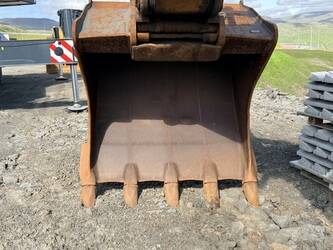 2020-caterpillar-330-1488447-49112882