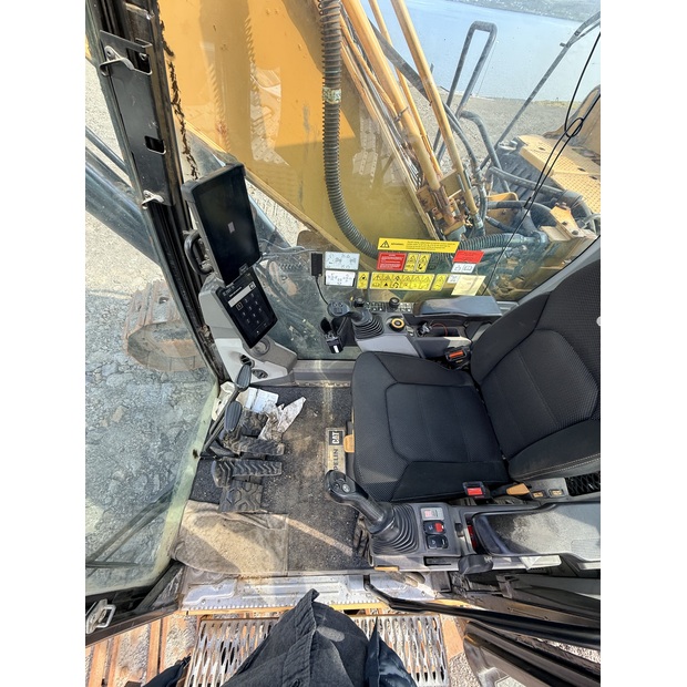 2020 Caterpillar 330-49112885