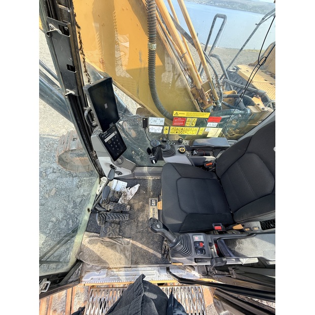 2020 Caterpillar 330-49112886