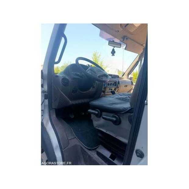 2000 Renault MASCOT-49115239