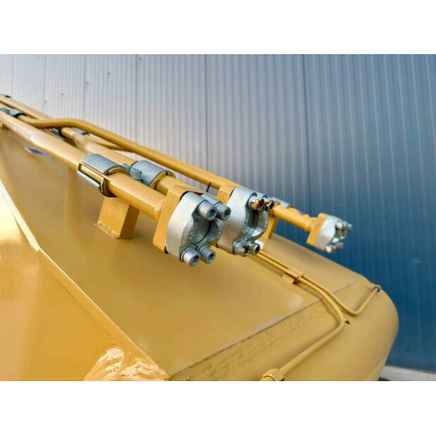 2026 كاتربيلر 336F-49116425