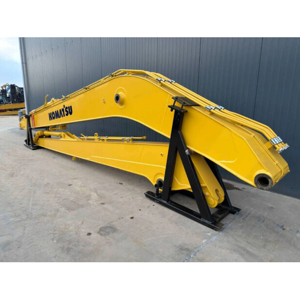 2026 كوماتسو PC220-49116536