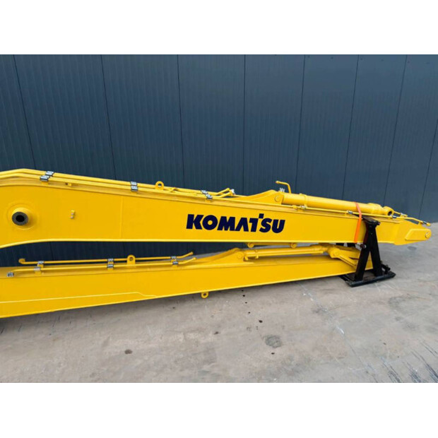 2026 كوماتسو PC220-49116537