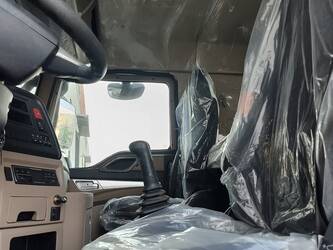 Image de CAMIONS ET TRANSPORT 2024 HOWO 371 À vendre à Chine