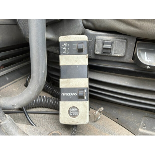 2003 Volvo FM12-49118930