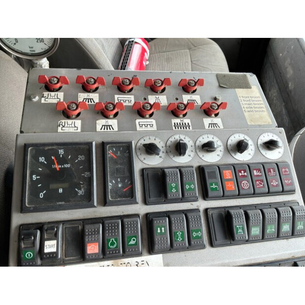 2003 Volvo FM12-49118938