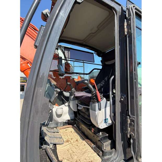 Hitachi ZX135US-6-49121524