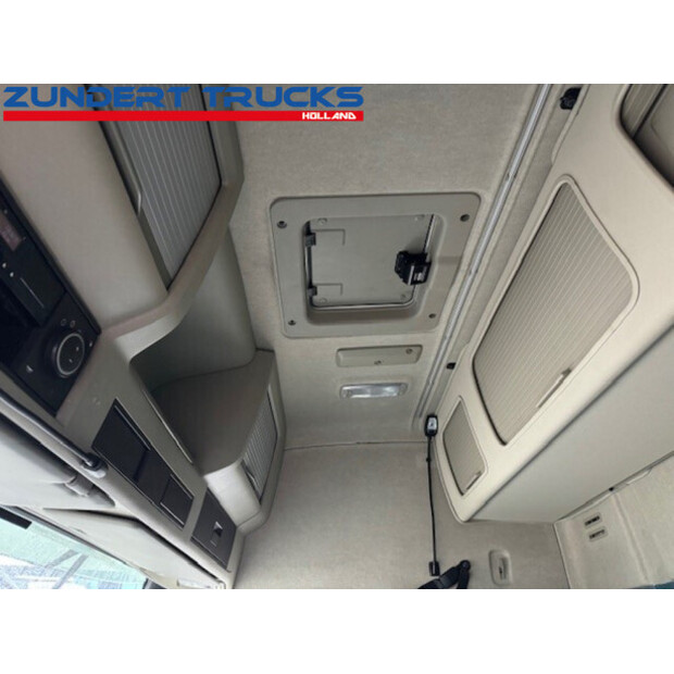 2016 فولفو FM 420-49123357