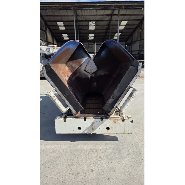 2016 Caterpillar AP255E-49124448