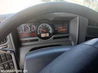 2010-renault-premium-1488774-49124599