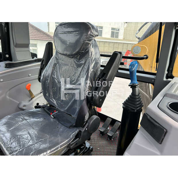 2026 جيه سي بي 3CX-49125617