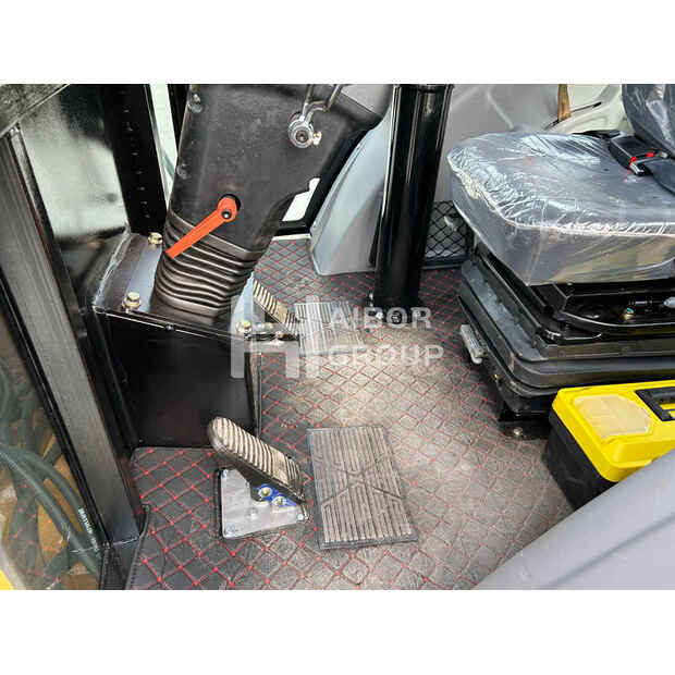 2026 JCB 3CX-49125640