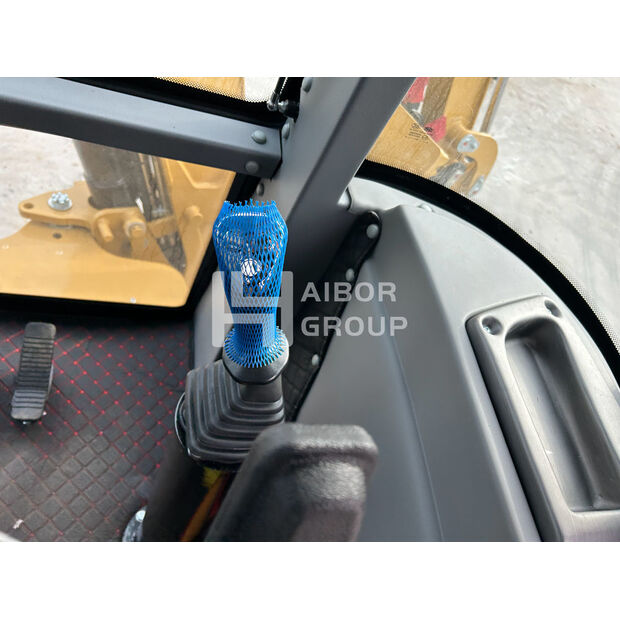 2026 جيه سي بي 3CX-49125671