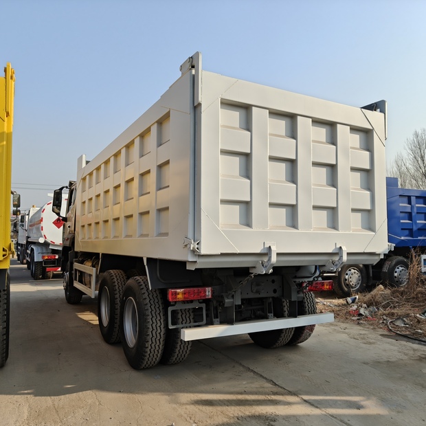 2025 HOWO 371HP-49130832