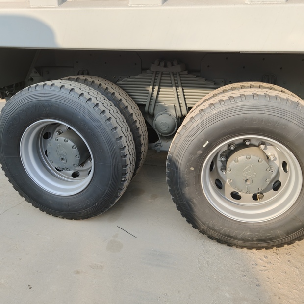 2025 HOWO 371HP-49130834