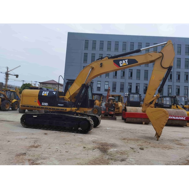 2024 Caterpillar 320D-49135746